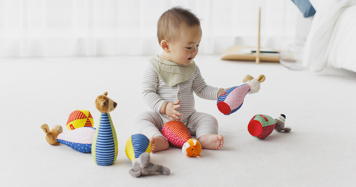 赤ちゃんの成長と遊具 | あそびのもり ボーネルンド オンライン
