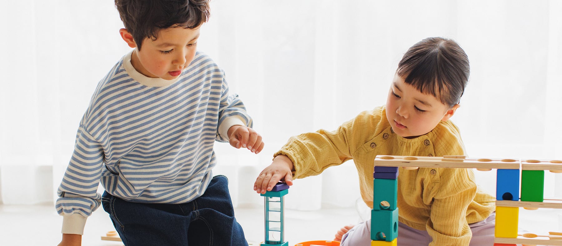 年齢別プレゼント選び | ボーネルンドのクリスマス2025 ボーネルンド