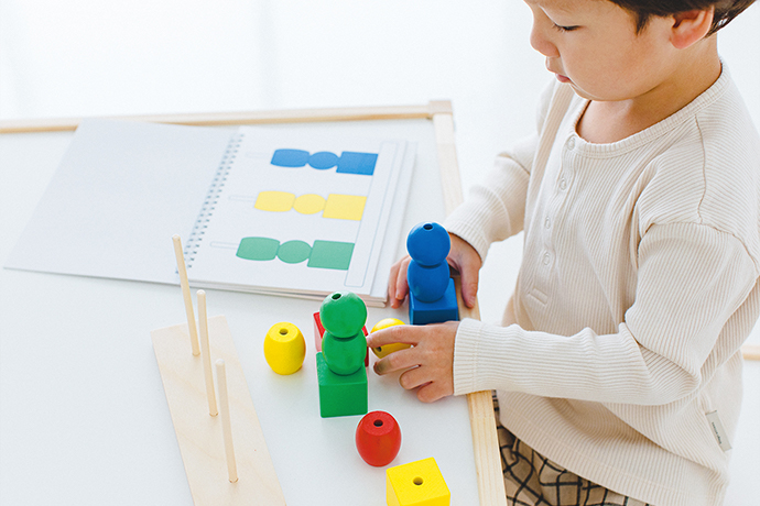 あそびながら学ぶ 教育遊具 ボーネルンド オンラインショップ。世界中